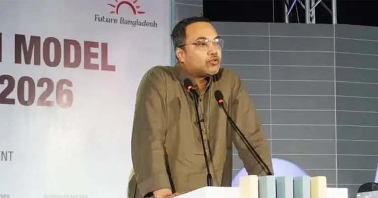 বক্তব্য রাখছেন প্রধানমন্ত্রীর উপদেষ্টা মাহ্দী আমিন
